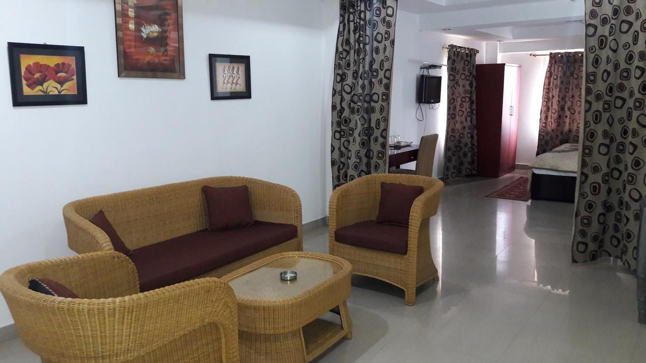 Aroma Residency Hotel Tinsukia Kültér fotó