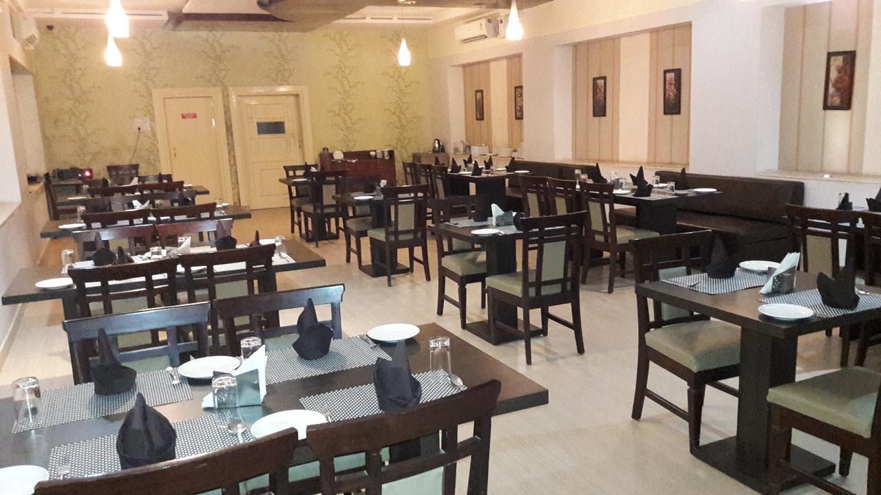 Aroma Residency Hotel Tinsukia Kültér fotó